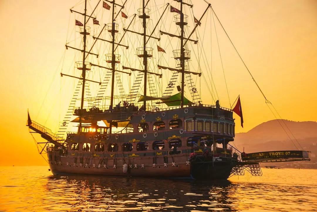 Alanya Gün Batımı Tekne Turu